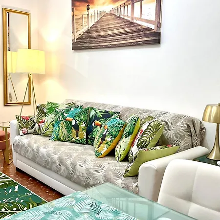 Boutique Con Tv Da 65 E 43 Apartment *