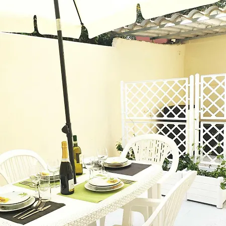 Boutique Con Tv Da 65 E 43 Apartment Viareggio