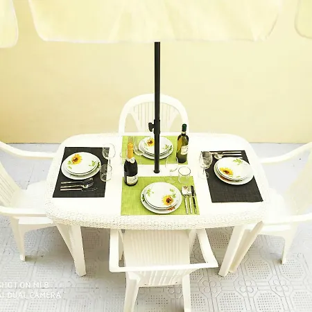 Boutique Con Tv Da 65 E 43 * Viareggio