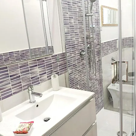 Boutique Con Tv Da 65 E 43 Lägenhet Viareggio