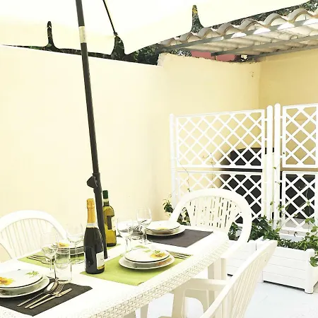 Boutique Con Tv Da 65 E 43 Lägenhet Viareggio